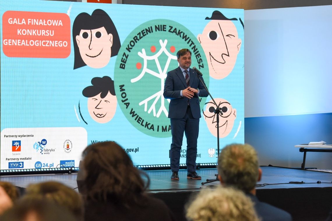 „BEZ KORZENI NIE ZAKWITNIESZ” Z AMBASADORKĄ. STARTUJE 5. JUBILEUSZOWA EDYCJA KONKURSU GENEALOGICZNEGO