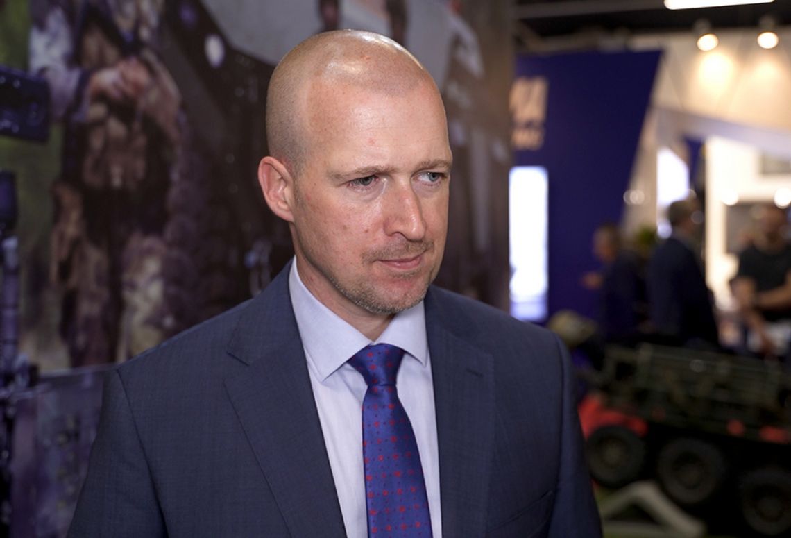 Bezzałogowe pojazdy lądowe coraz częściej wykorzystywane na polu walki. Służą już nie tylko do transportu i ewakuacji, ale też do ataków Bezzałogowe pojazdy lądowe coraz częściej wykorzystywane na polu walki. Służą już nie tylko do transportu i ewakuacji, ale też do ataków