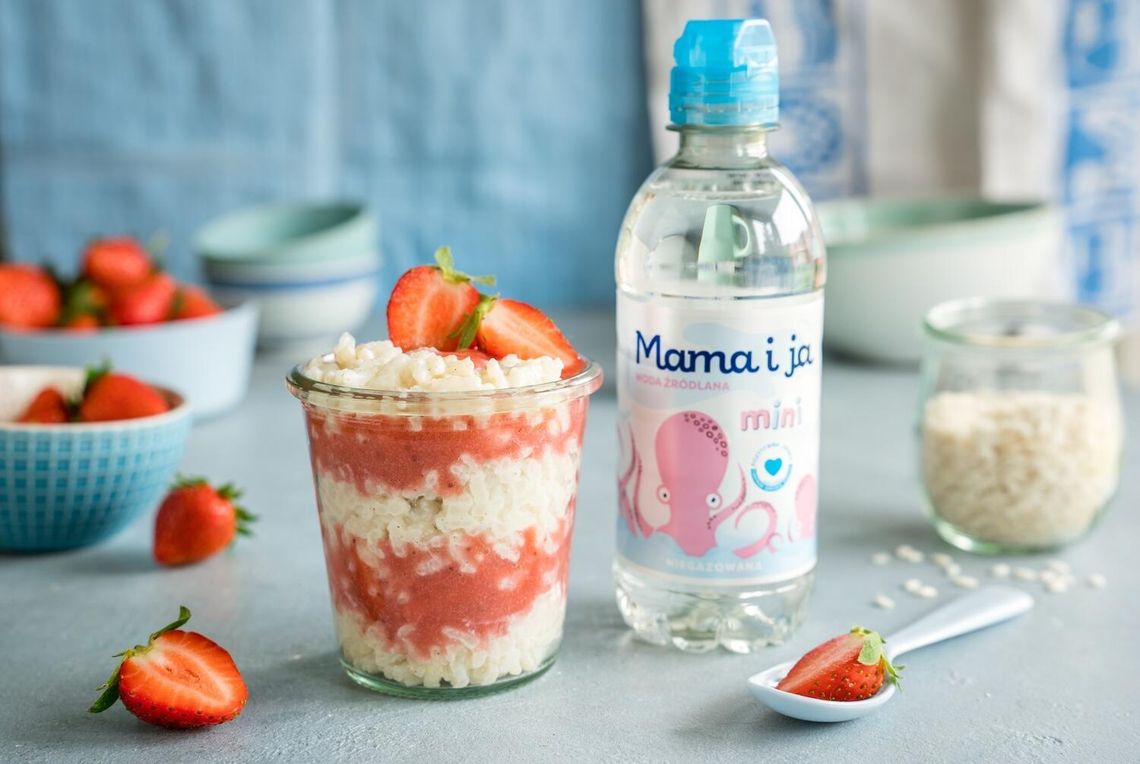 Deserek ryżowy z truskawkami Deserek ryżowy z truskawkami
