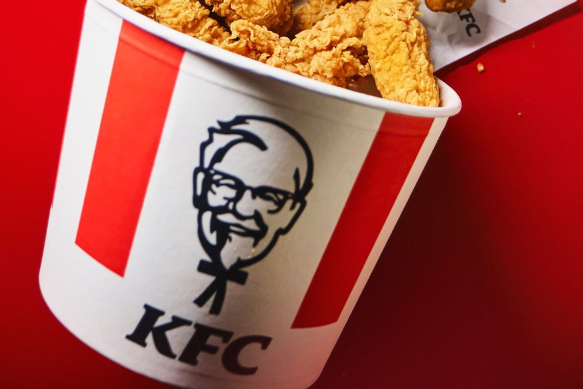 Drugi kubełek 50% taniej! Smakowita promocja od KFC wchodzi do restauracji i na parkiet EuroBasketu