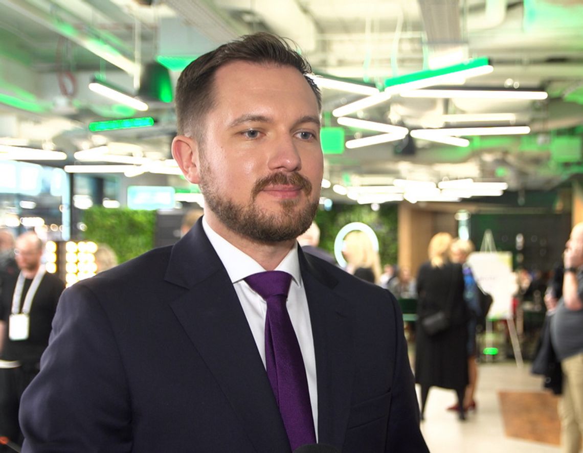 Duża część zużytych opon trafia do spalenia. Jednak 85 proc. surowców z nich dałoby się ponownie wykorzystać Duża część zużytych opon trafia do spalenia. Jednak 85 proc. surowców z nich dałoby się ponownie wykorzystać