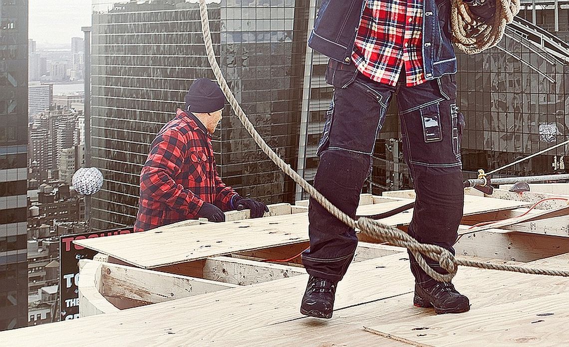 DWIE NOGAWKI WIELE ZALET - jak dobrać idealne spodnie robocze