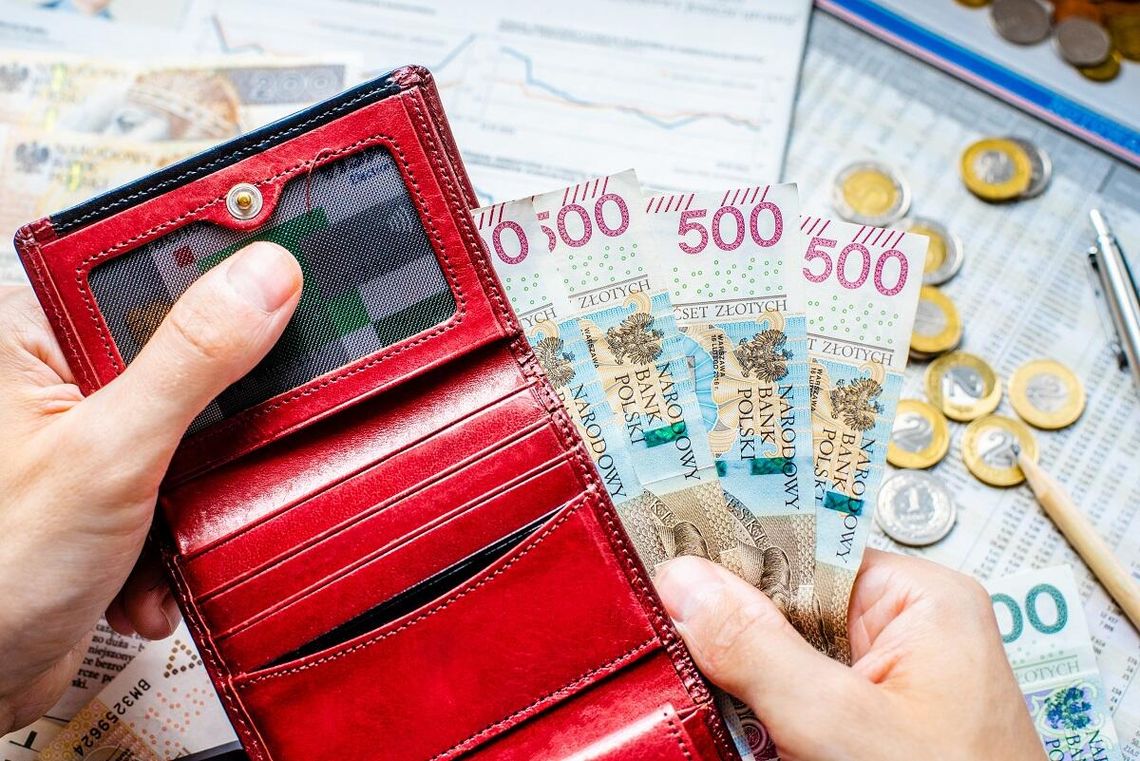 Eksperci nie mają złudzeń. Polacy będą coraz mocniej zadłużeni, zwłaszcza rodacy po 30. roku życia
