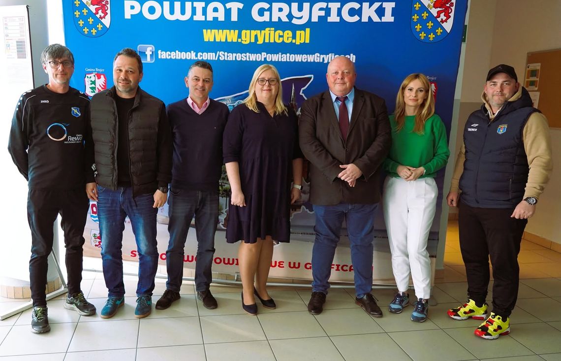 Gryfice stawiają na sport: nowy program LMS, klub w planach i nabory do klas piłkarskich oraz siatkarskich