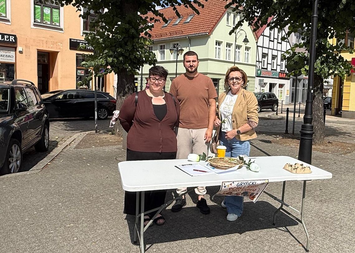 Gryficki Pchli Targ przyciągnął mieszkańców. Plac Zwycięstwa tętnił życiem