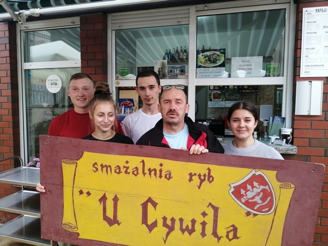 Jak bezpiecznie jechać autem na wakacje – poradnik