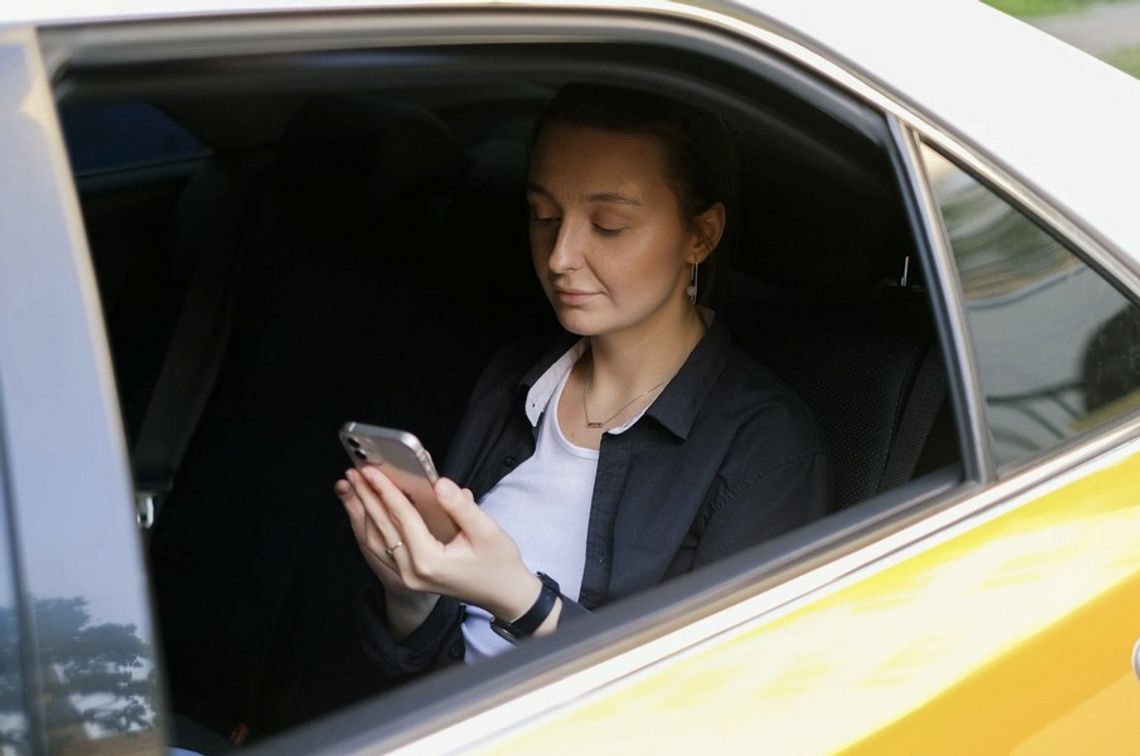 Jak rozpoznać bezpieczną taksówkę? Co to oznacza dla pasażera?