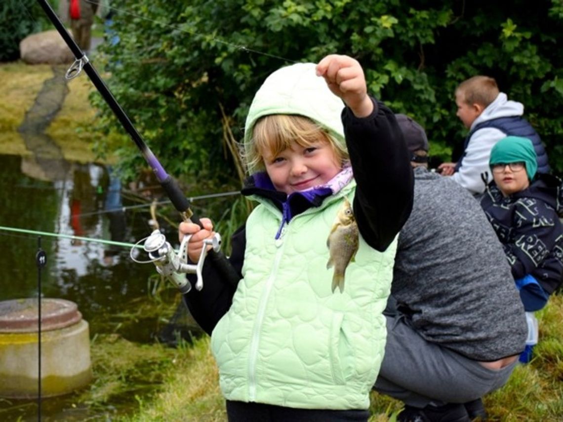 Karnice: ZAWODY WĘDKARSKIE DLA DZIECI