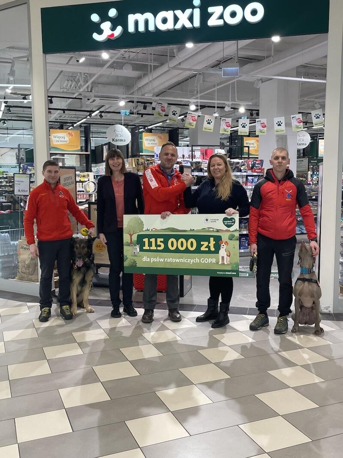 Klienci Maxi Zoo zebrali 230 tys. zł dla zwierzęcych bohaterów