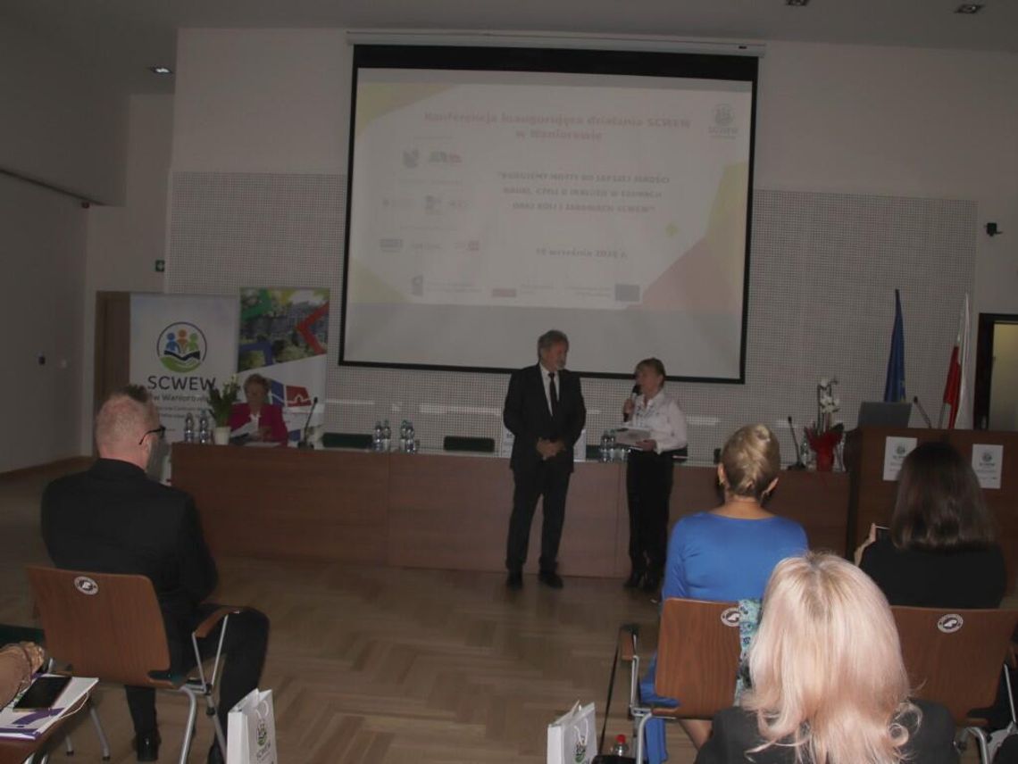 KONFERENCJA INAUGURUJĄCA DZIAŁANIE SPECJALISTYCZNEGO CENTRUM WSPIERAJĄCEGO EDUKACJĘ WŁĄCZAJĄCĄ W WANIOROWIE