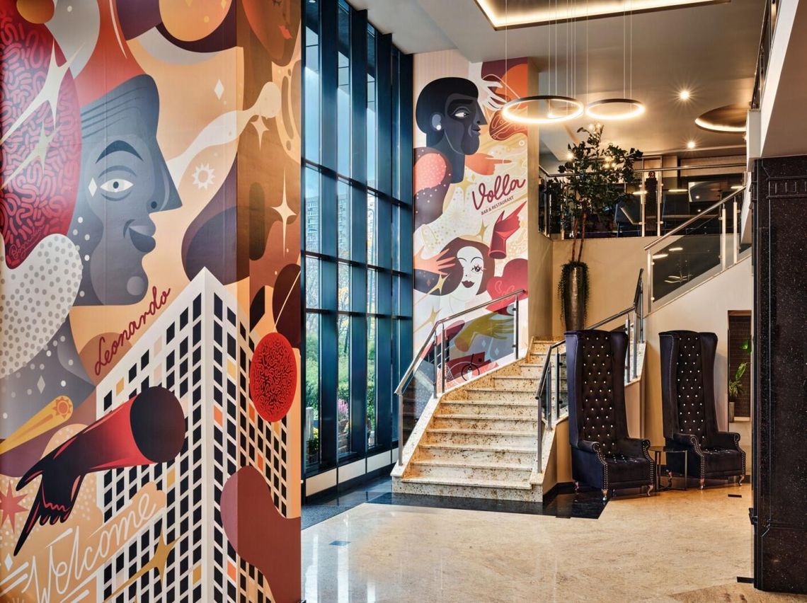 „Kosmiczny” mural upamiętniający Irenę Kwiatkowską doczekał się kontynuacji. We wnętrzu hotelu „Kosmiczny” mural upamiętniający Irenę Kwiatkowską doczekał się kontynuacji. We wnętrzu hotelu