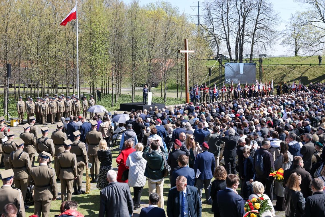KPRM: Pamięć o Katyniu przestrogą dla świata – nigdy więcej samotności (komunikat)