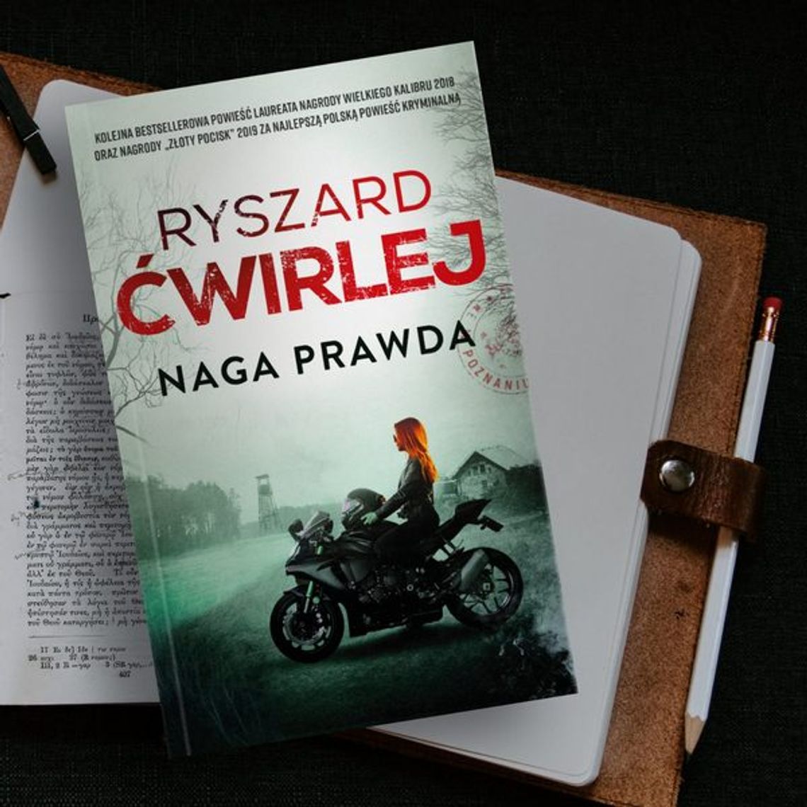 Martwa kobieta w łóżku prominentnego urzędnika, zatopiony samochód ze zwłokami...