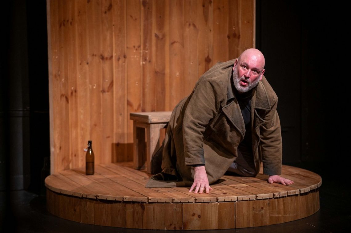 Michał Piela w monodramie „Niedźwiedź Wojtek”