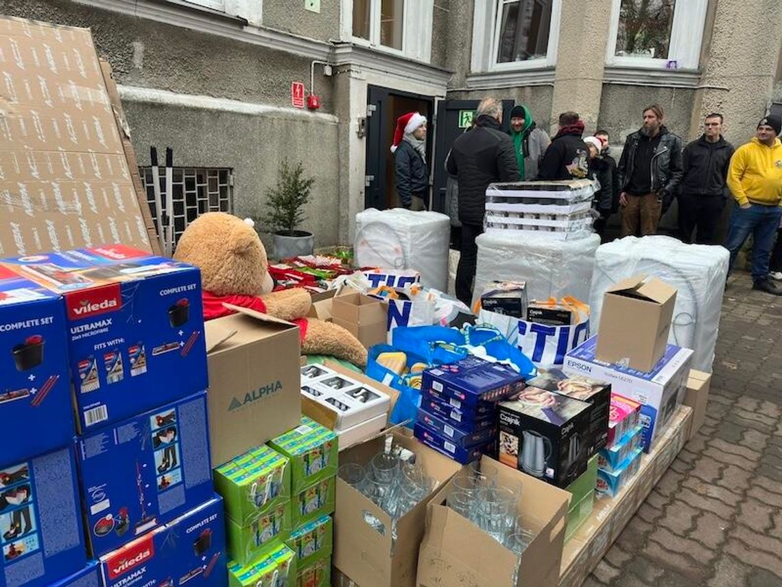 Mikołajkowy zlot amerykańskich aut wspiera Młodzieżowy Ośrodek Socjoterapii w Szczecinie