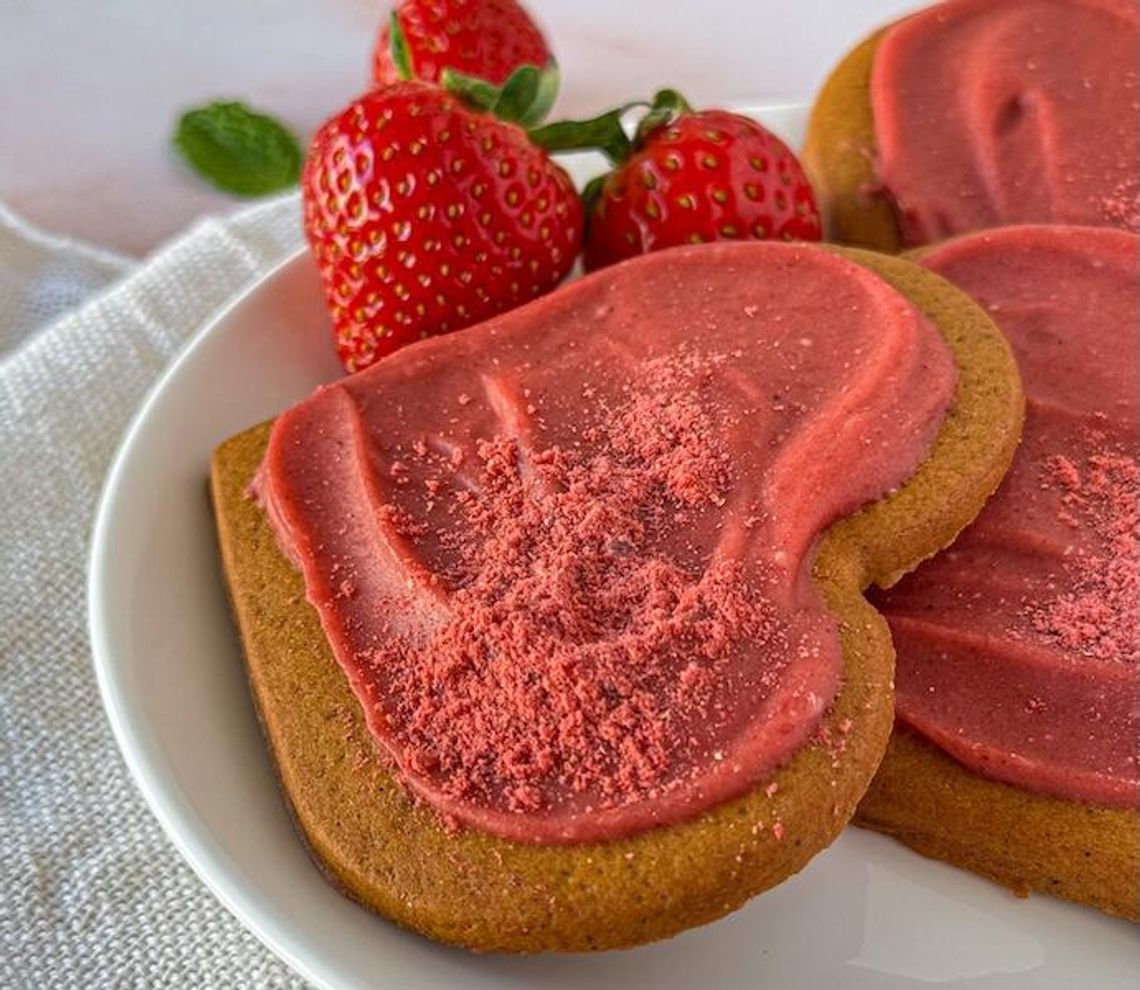 Miłość na talerzu – naturalnie! Czerwone i różowe barwniki z owoców liofilizowanych KRESTO Miłość na talerzu – naturalnie! Czerwone i różowe barwniki z owoców liofilizowanych KRESTO