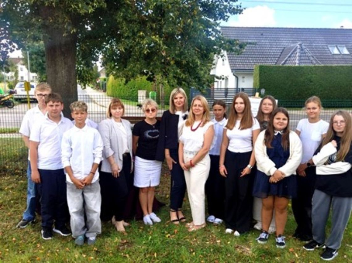 NARODOWE CZYTANIE POEZJI JANA KOCHANOWSKIEGO W ZSP KARNICE NARODOWE CZYTANIE POEZJI JANA KOCHANOWSKIEGO W ZSP KARNICE