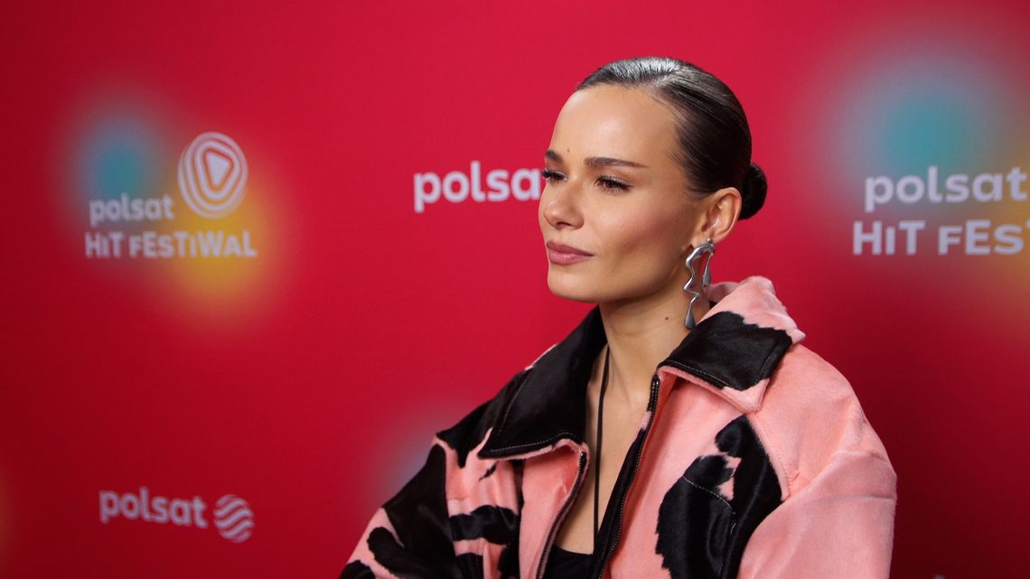 Natalia Szroeder: Trudne jest śpiewanie utworów, które dużo znaczą dla Polaków. Ja wyznaję zasadę, że doskonałych rzeczy nie trzeba zmieniać