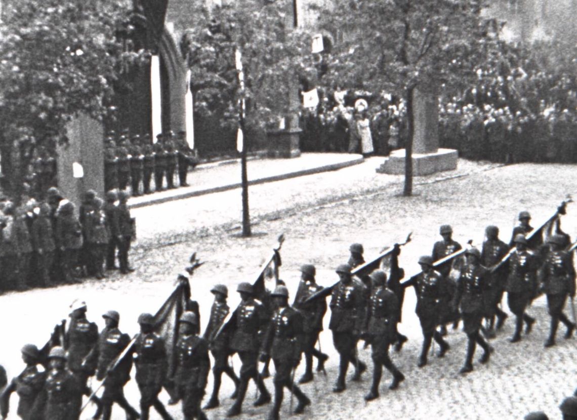 NIEZNANY FILM Z POGRZEBU MARSZAŁKA PIŁSUDSKIEGO ODNALEZIONY PO 91 LATACH. ARCHIWA PAŃSTWOWE ODZYSKAŁY BEZCENNE ŚWIADECTWO HISTORII NIEZNANY FILM Z POGRZEBU MARSZAŁKA PIŁSUDSKIEGO ODNALEZIONY PO 91 LATACH. ARCHIWA PAŃSTWOWE ODZYSKAŁY BEZCENNE ŚWIADECTWO HISTORII