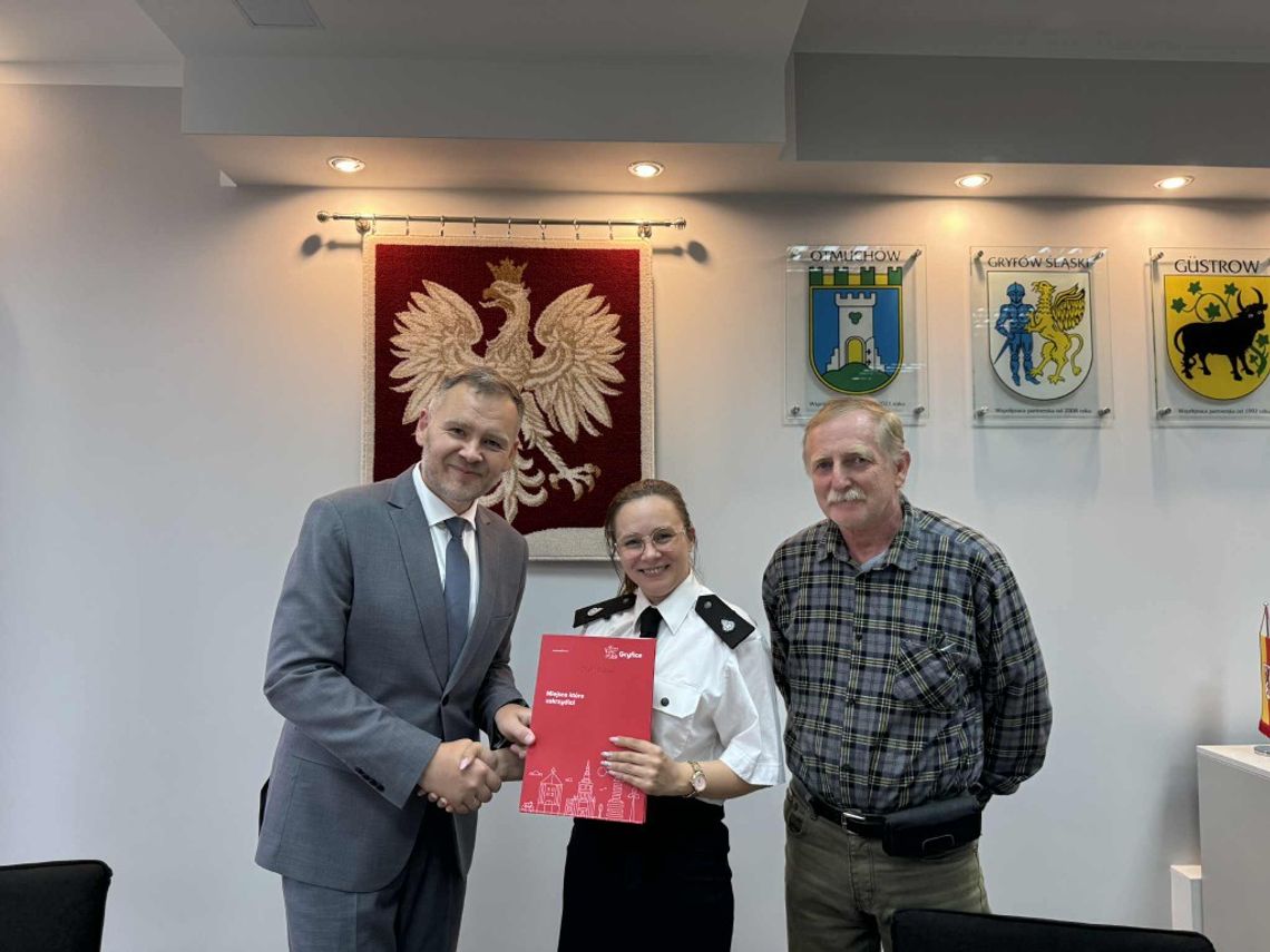 Nowe Umowy Dofinansowania: Gryfice Wspierają Strażaków Ochotników w Zakupie Nowoczesnego Wyposażenia