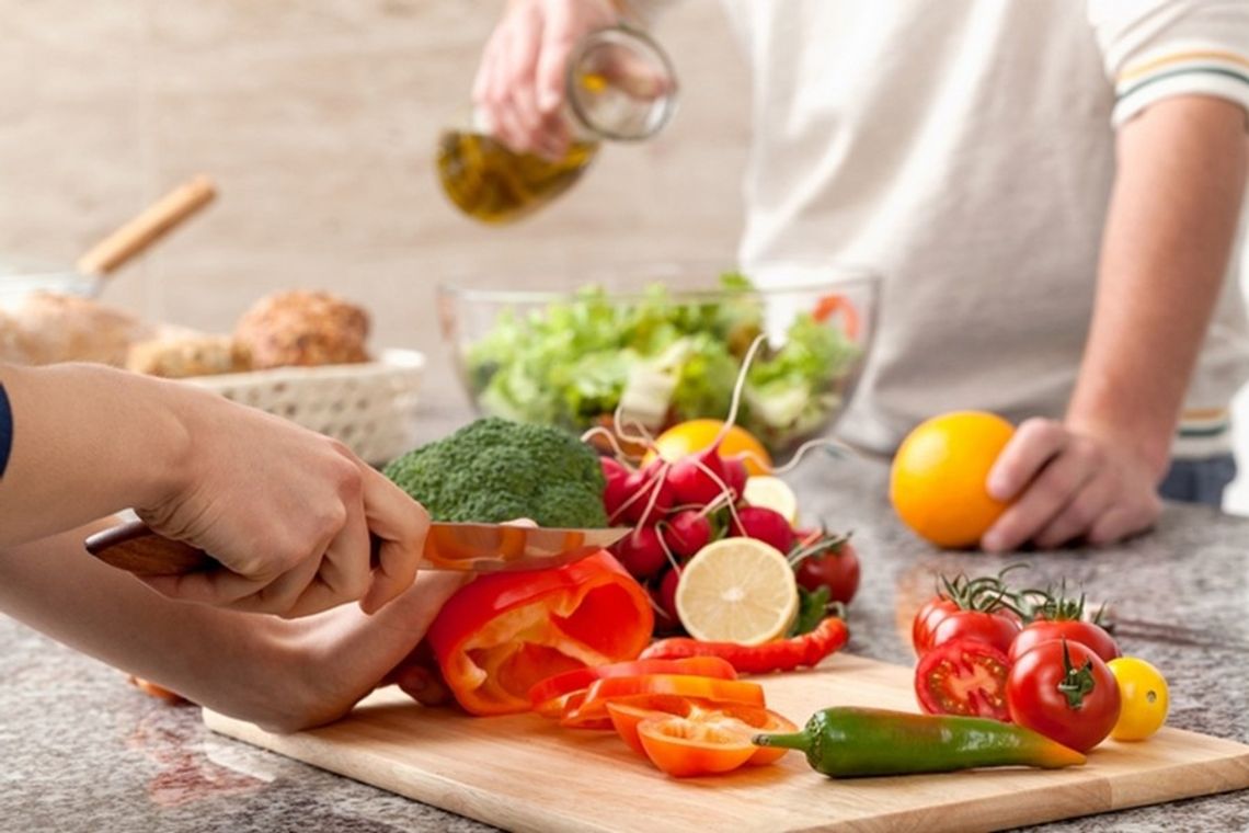 Noworoczne postanowienie? Więcej warzyw. 5 zasad jedzenia warzyw, aby przynosiły więcej korzyści dla naszego zdrowia