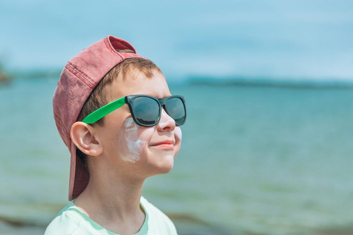 Okulary przeciwsłoneczne dla dzieci: na co warto zwrócić uwagę? Okulary przeciwsłoneczne dla dzieci: na co warto zwrócić uwagę?