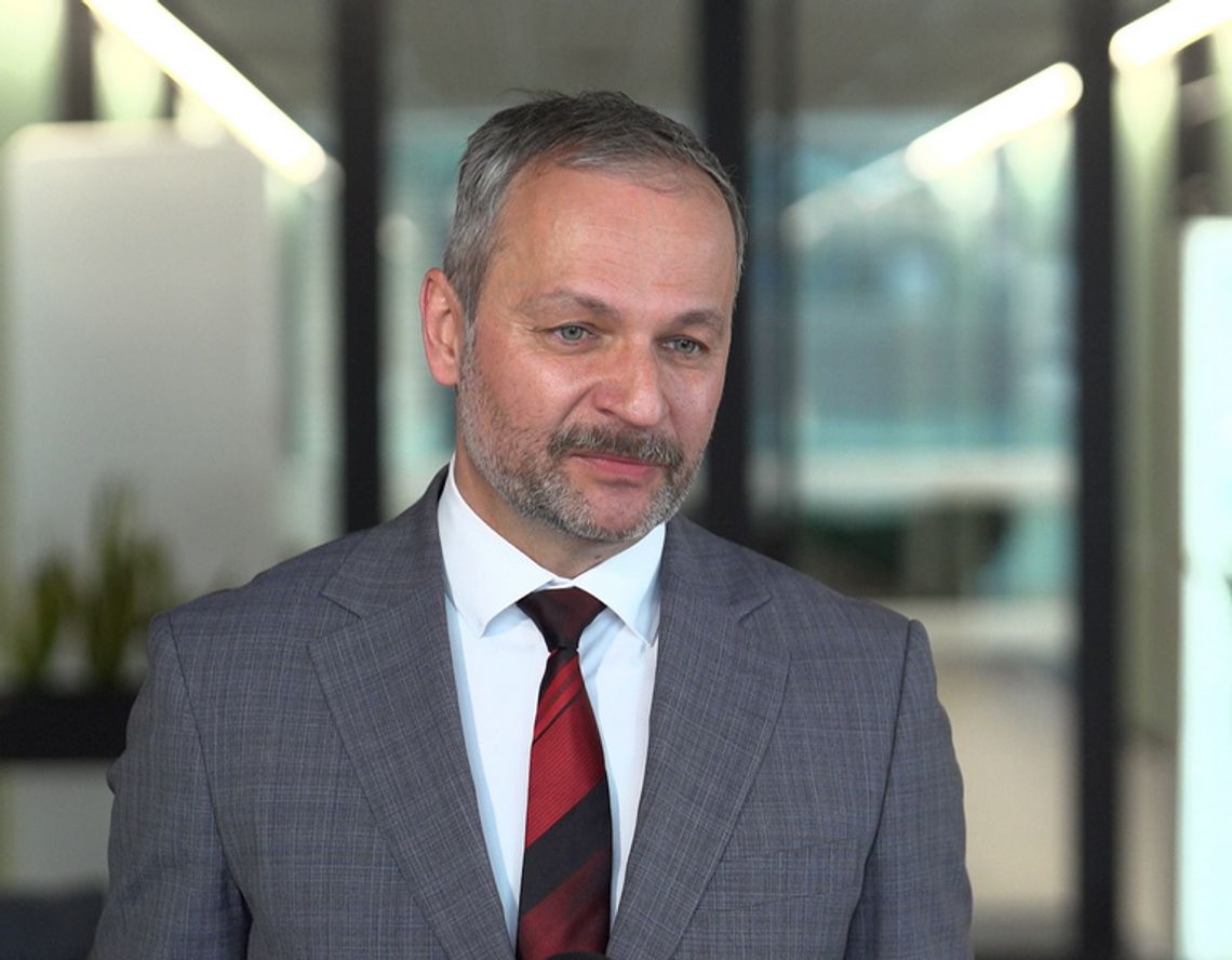 Orlen stawia na produkcję syntetycznych paliw lotniczych i zeroemisyjny wodór. Szuka innowacji w tych obszarach