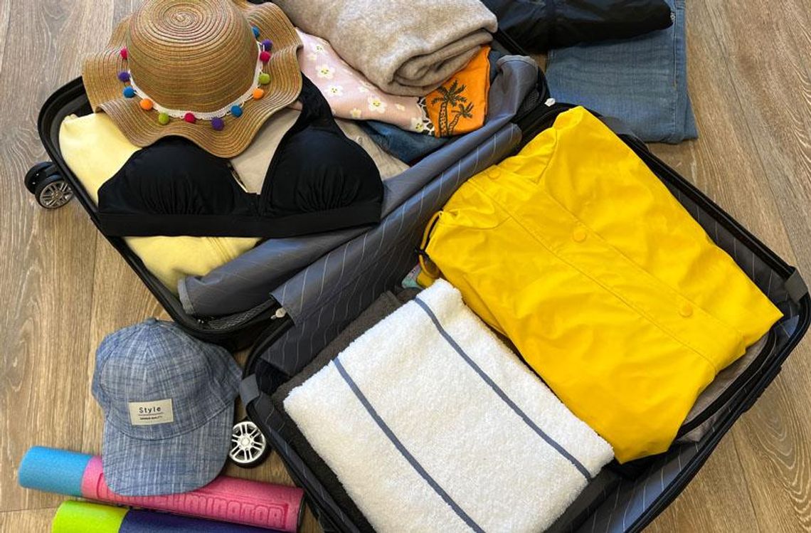 Pakowanie na wakacje: triki, które zrobią różnicę w Twojej walizce