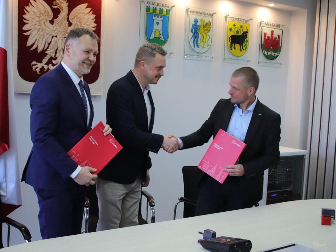 Podpisano umowę na odbudowę spalonej części budynku przy ul. Łąkowej