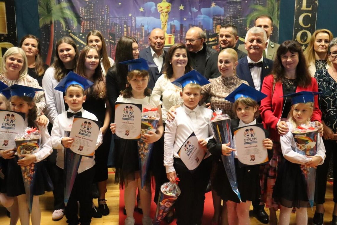 Podwójne święto w Modlimowie – Dzień Edukacji Narodowej i ślubowanie pierwszoklasistów