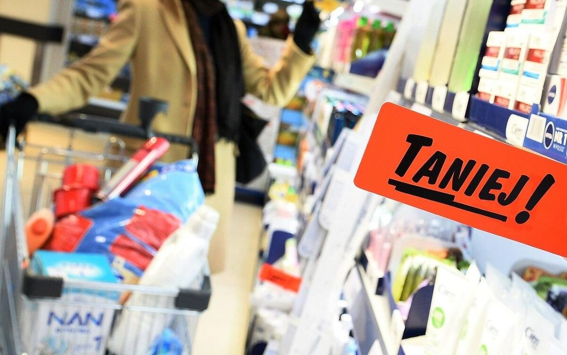 Polakom podoba się wojna cenowa. Blisko 70 proc. chce jej zaostrzenia, żeby zrobić tańsze zakupy na święta