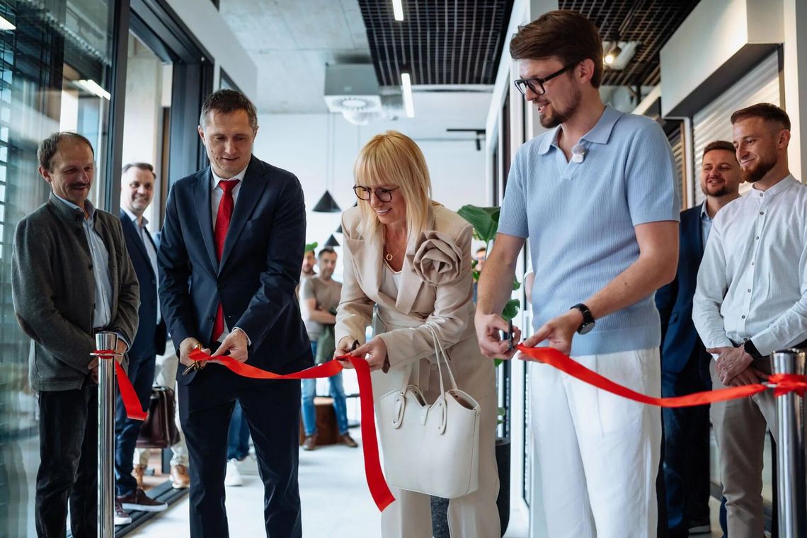 POWER UP w praktyce: Pol-Mach i OKNOPLAST rozwijają standardy obsługi inwestora