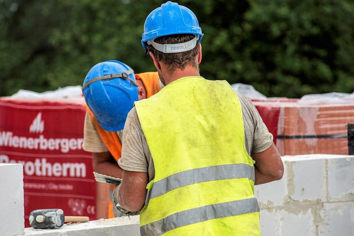 Pracodawcy wciąż na bakier z prawem pracy. Tylko w 9 miesięcy ub.r. stwierdzono blisko 36 tys. wykroczeń