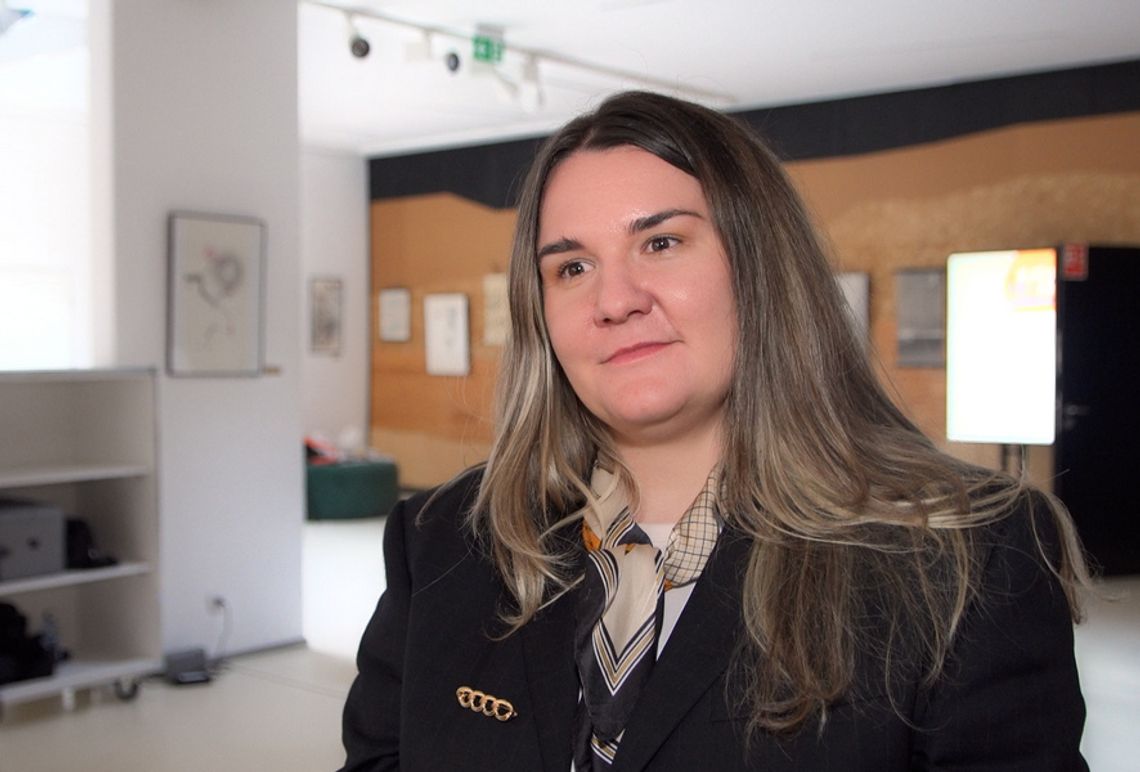 Pracownicy i studenci często korzystają ze sztucznej inteligencji do celów prywatnych. Nie wiedzą, jak ją wykorzystać w pracy