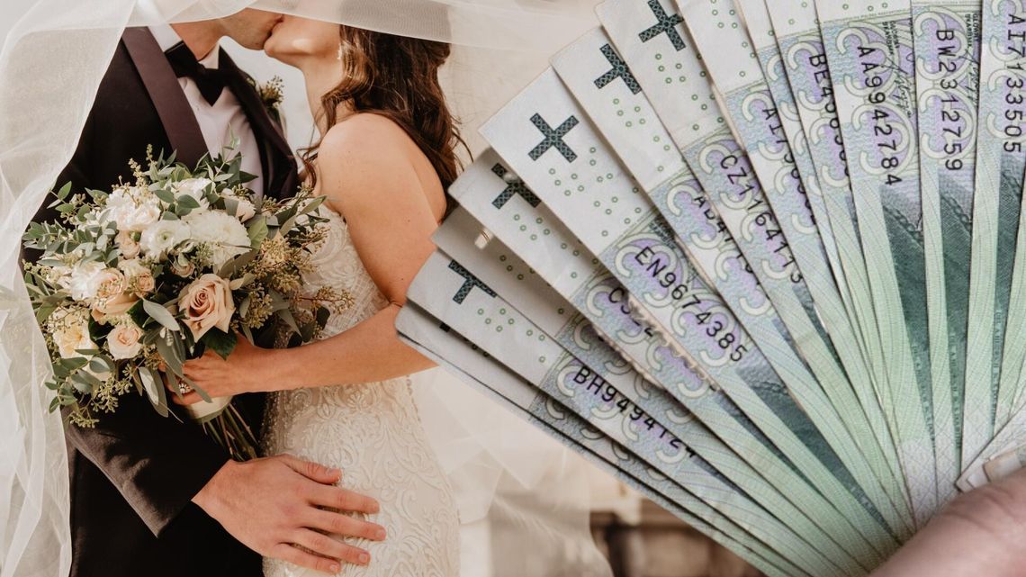 Prezenty rzeczowe tracą znaczenie. Gotówka stała się podstawową formą ślubnego upominku Prezenty rzeczowe tracą znaczenie. Gotówka stała się podstawową formą ślubnego upominku