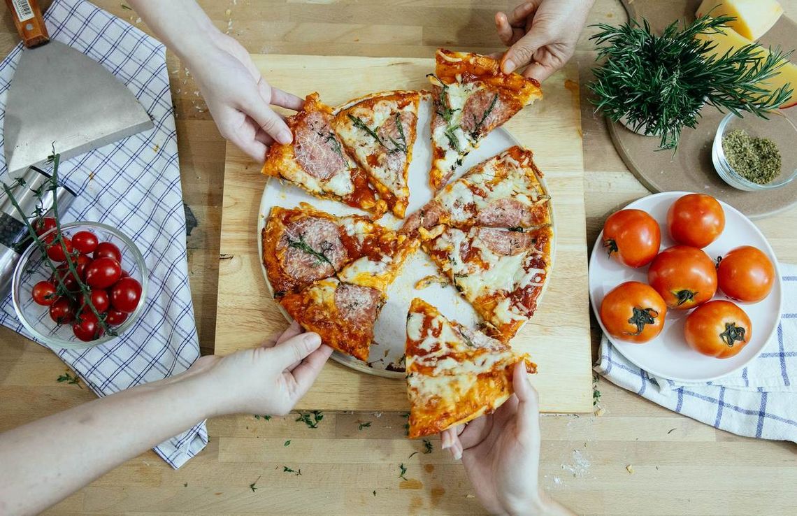 Pyszna, domowa pizza z naturalnych składników? Nic prostszego!
