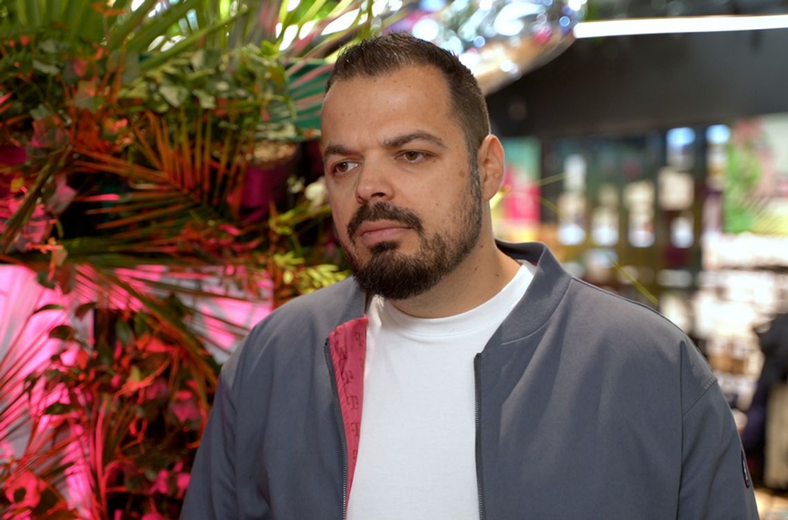 Rola telekomów w upowszechnianiu sztucznej inteligencji rośnie. T-Mobile udostępnia klientom zaawansowaną wyszukiwarkę Perplexity Pro