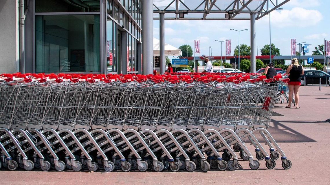 Rośnie poparcie dla zniesienia zakazu handlu w niedziele. Wyraźnie też zmienia się struktura zwolenników