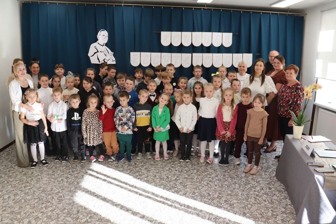 „Słowem i sercem o św. Janie Pawle II – Dzień Patrona w SP w Modlimowie „Słowem i sercem o św. Janie Pawle II – Dzień Patrona w SP w Modlimowie