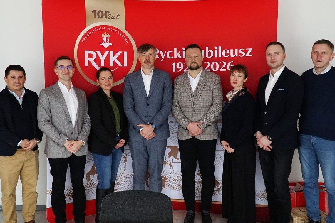 SM Ryki stawia na zielone technologie. Wiceminister Klimatu i Środowiska z wizytą w zakładzie