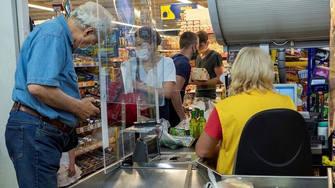 SONDAŻ: Ponad 63 proc. Polaków nie wierzy, że w tym roku nastąpi spadek cen żywności w sklepach