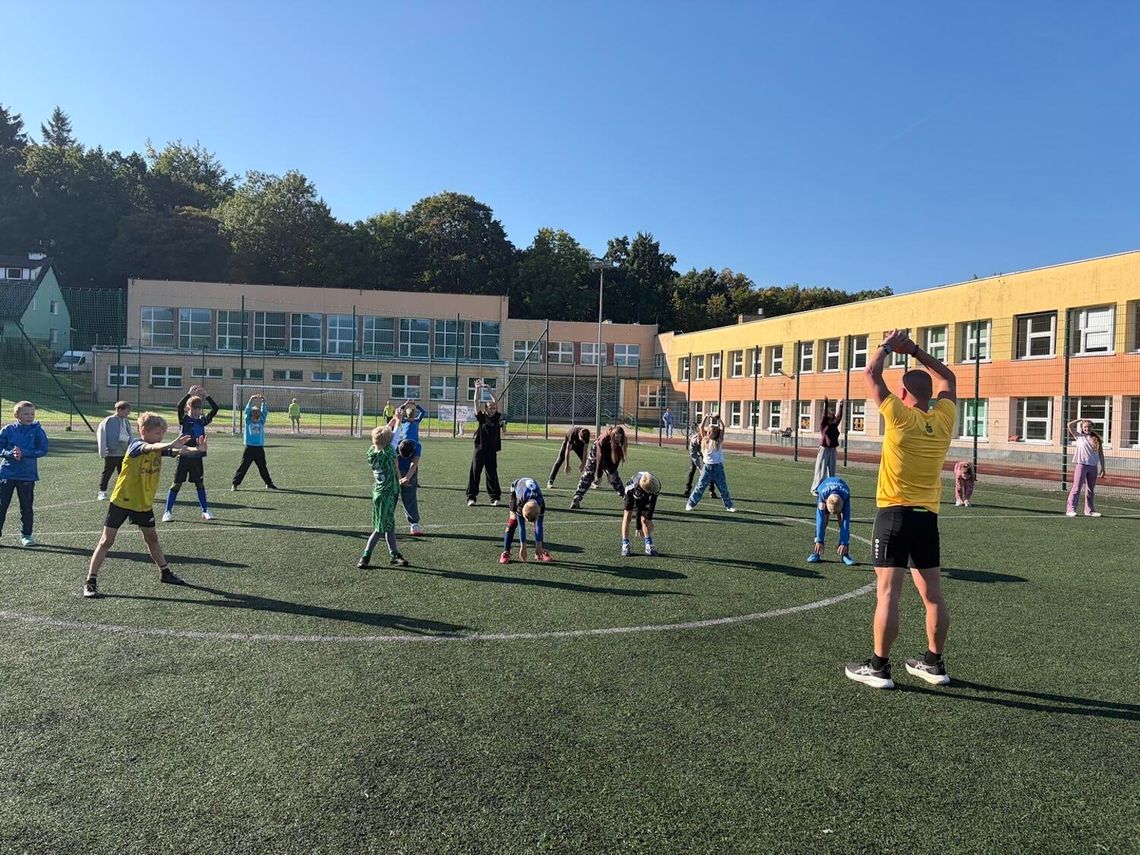 Sportowy Poranek na Orliku w Gryficach zakończył tegoroczny projekt Sportowy Poranek na Orliku w Gryficach zakończył tegoroczny projekt