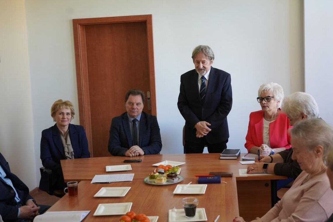 Starosta Gryficki z wizytą u Seniorek z Polskiego Związku Emerytów i Rencistów