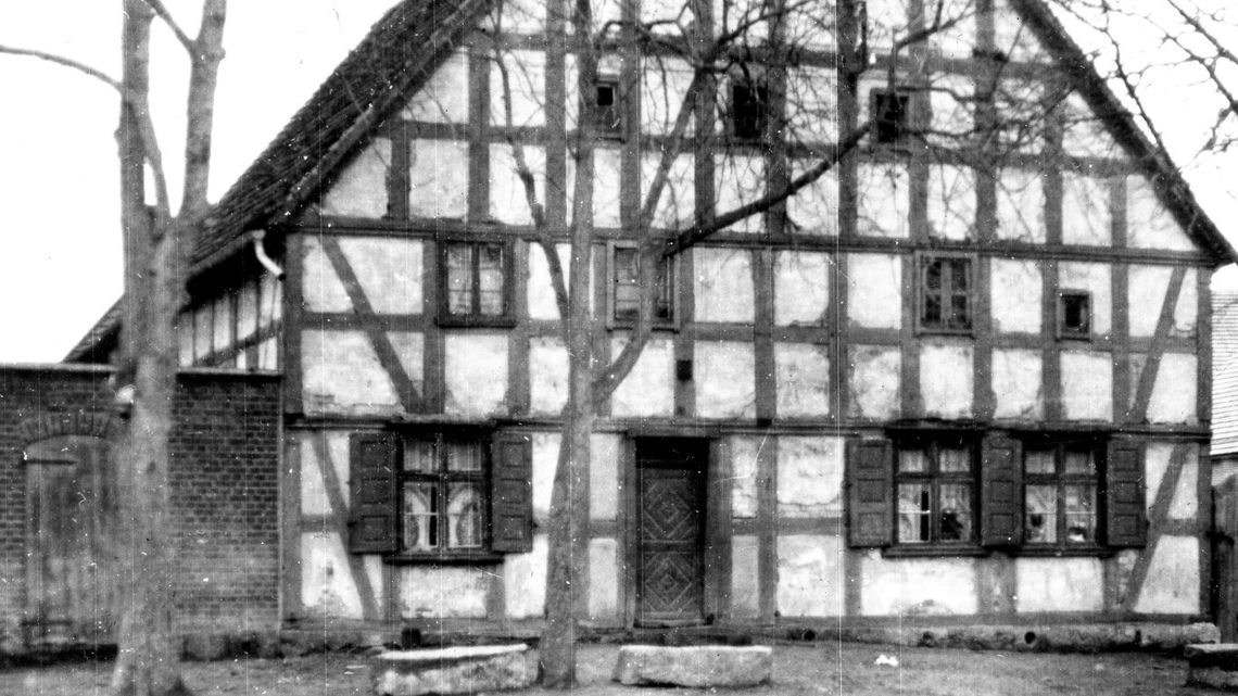 „STARY DOM NA NOWEJ FOTOGRAFII”