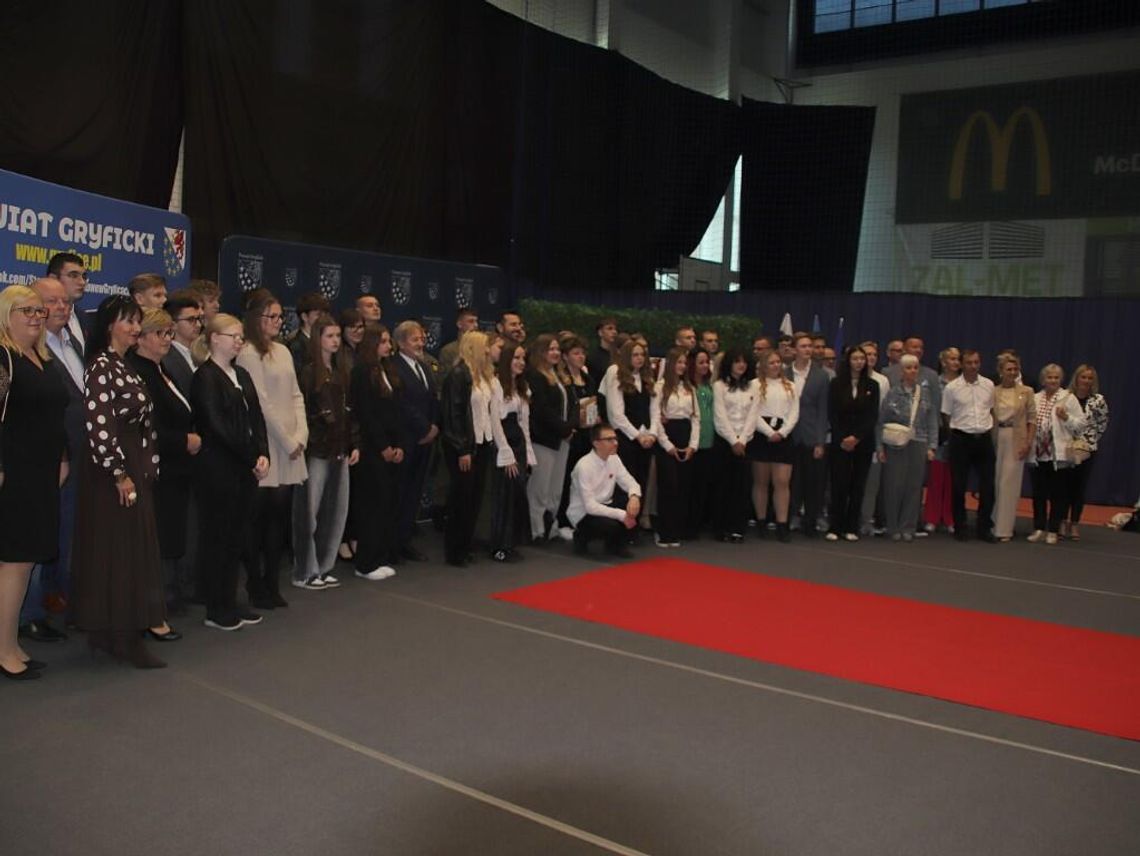Stypendia i Nagrody Starosty Gryfickiego 2025 zostały rozdane