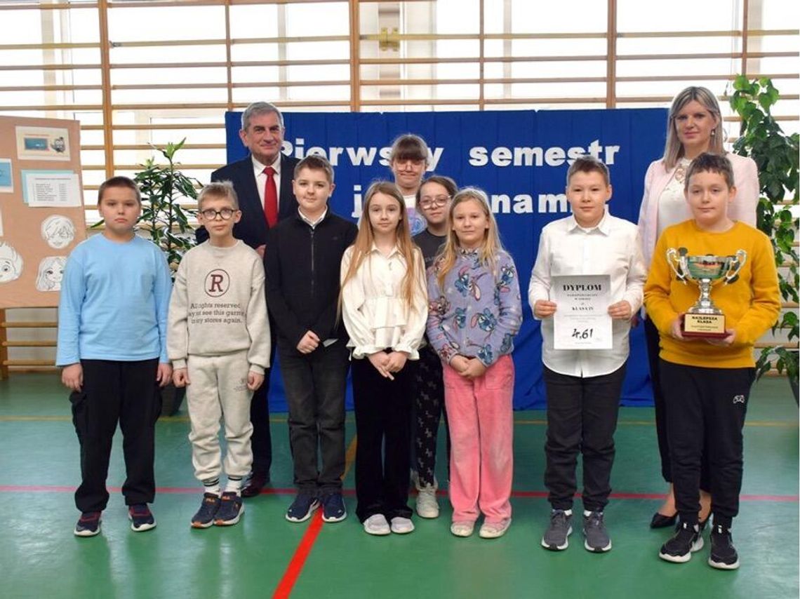 STYPENDIA ZA PIERWSZY SEMESTR DLA UCZNIÓW ZSP KARNICE STYPENDIA ZA PIERWSZY SEMESTR DLA UCZNIÓW ZSP KARNICE