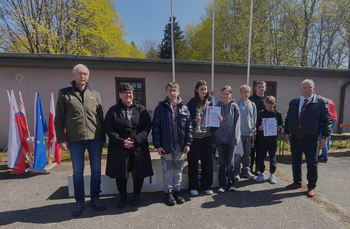 Szkolna Liga Strzelecka zakończona w Gryficach. Uczniowie z trzech gmin nagrodzeni pucharami i medalami