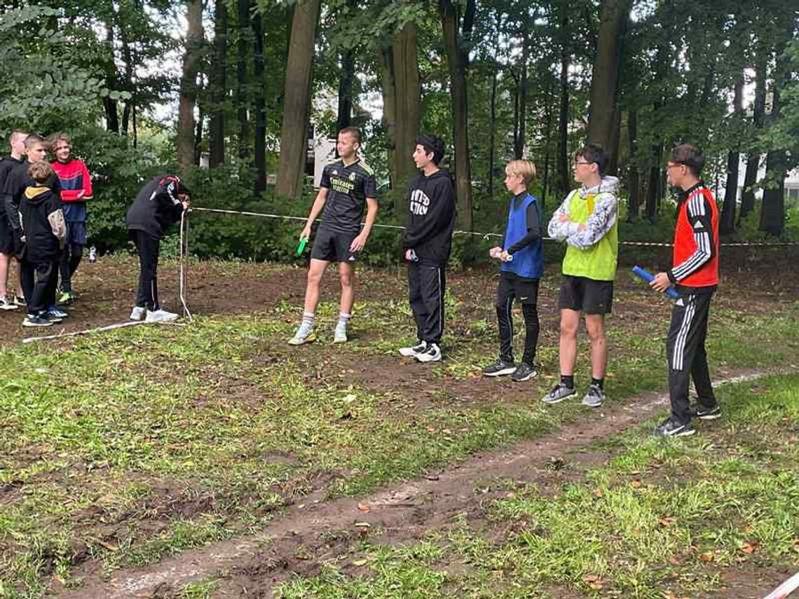 SZTAFETOWE BIEGI PRZEŁAJOWE SZKÓŁ PODSTAWOWYCH