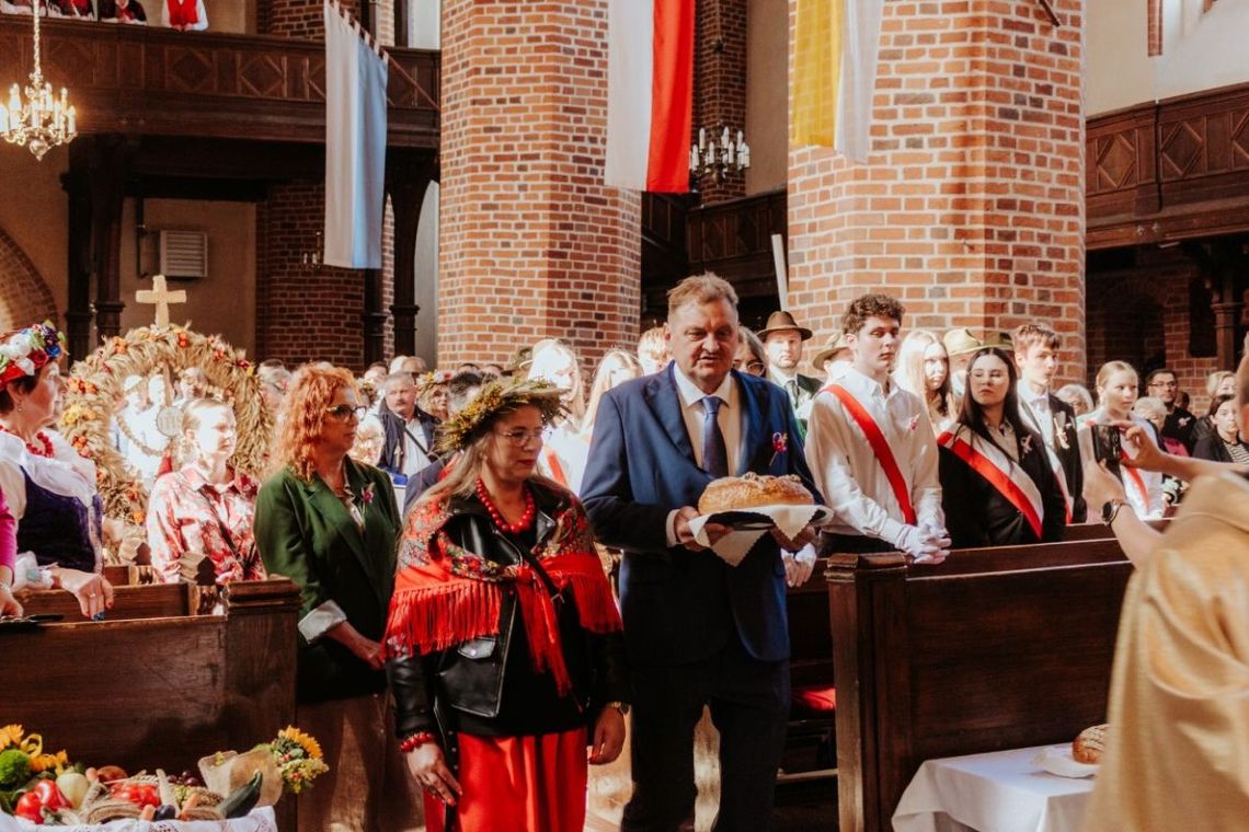 TRADYCJE I OBRZĘDY DOŻYNKOWE