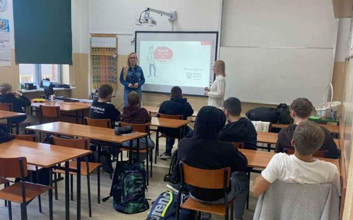 Trenerzy z naszej Izby zaangażowani w akcję edukacyjną „Hazard? Nie daj  się wciągnąć!"